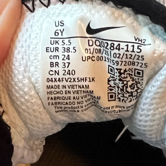 Nike Air Max SYSTM, White/Black/Barely Volt/Vintage Green, size 6Y (NIB) - Picture 8 of 11